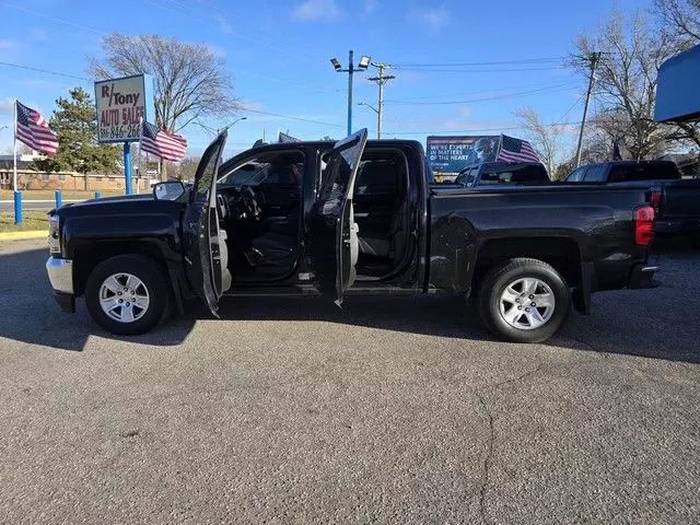 2016 Chevrolet Silverado 1500 Crew Cab - Image 5