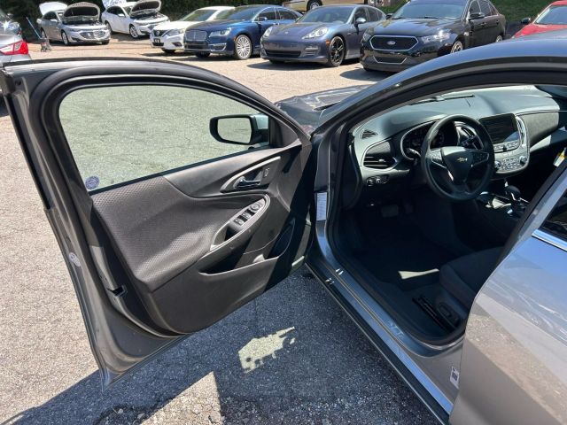 2024 Chevrolet Malibu - Image 18