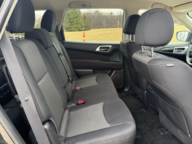 2017 Nissan Pathfinder - Image 15