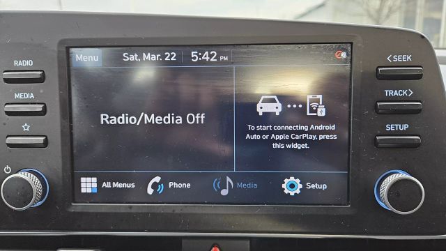 2021 Hyundai Elantra - Image 30