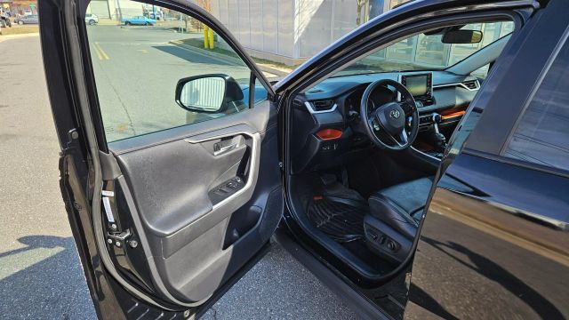 2021 Toyota Rav4 - Image 17