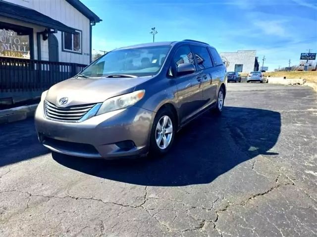 2011 Toyota Sienna - Image 1
