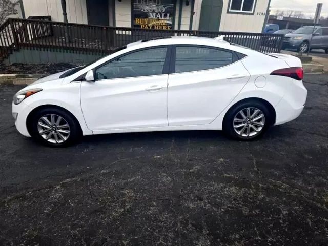 2015 Hyundai Elantra - Image 8