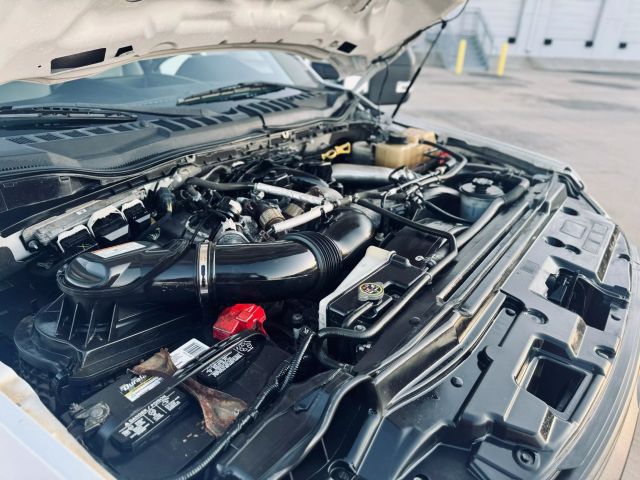 2019 Ford F250 Super Duty Crew Cab - Image 21