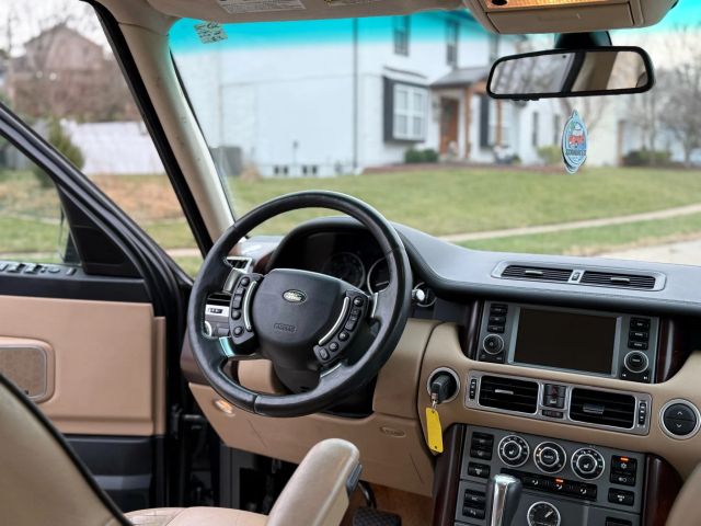 2009 Land Rover Range Rover - Image 21
