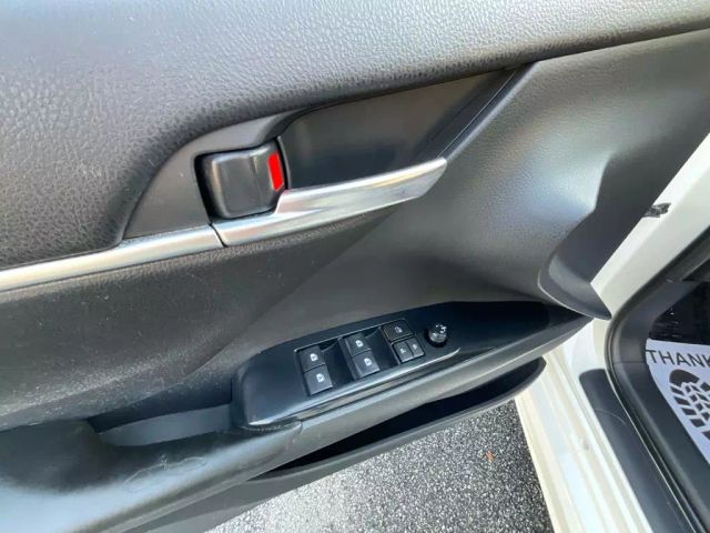 2018 TOYOTA CAMRY SEDAN WHITE AUTOMATIC - Peach State Motors