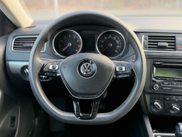 2015 Volkswagen Jetta 1.8t Se Sedan 4d - Image 14