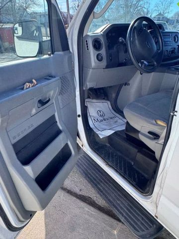 2013 Ford E350 Super Duty Passenger Xl Van 3d - Image 8