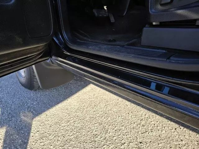 2016 Chevrolet Silverado 1500 Crew Cab - Image 7