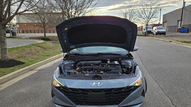 2021 Hyundai Elantra - Image 12