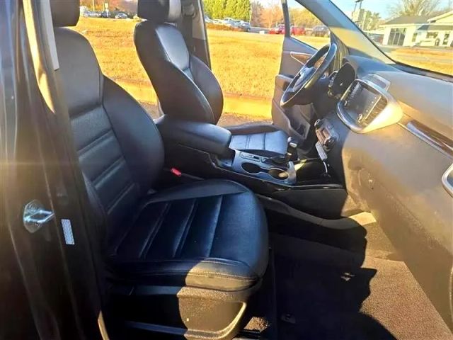2020 Kia Sorento - Image 15
