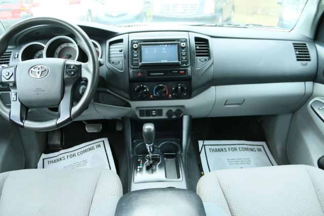2015 Toyota Tacoma Access Cab - Image 17