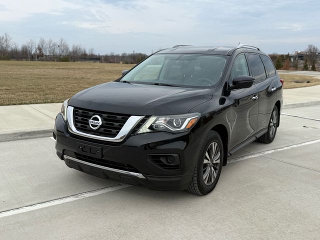 2017 Nissan Pathfinder - Image 3