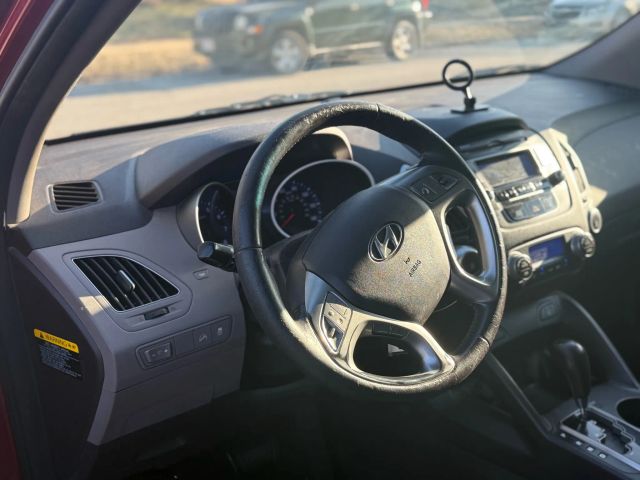 2012 Hyundai Tucson - Image 7