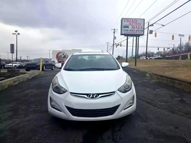 2015 Hyundai Elantra - Image 2