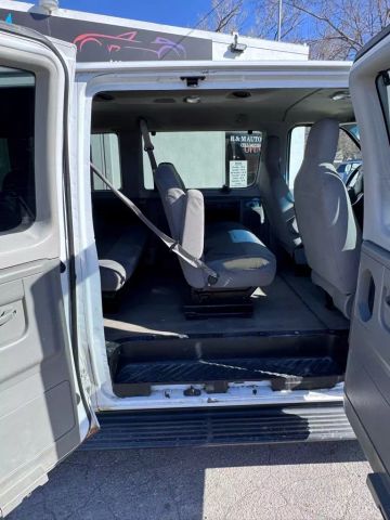 2013 Ford E350 Super Duty Passenger Xl Van 3d - Image 11
