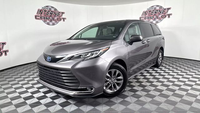 Image of 2021 TOYOTA SIENNA XLE MINIVAN 4D