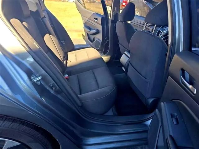 2020 Nissan Altima - Image 18