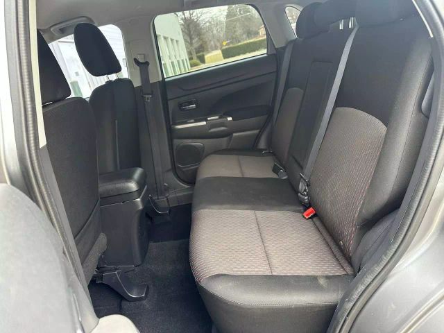 2019 Mitsubishi Outlander Sport - Image 16