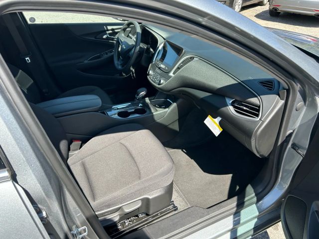 2024 Chevrolet Malibu - Image 15