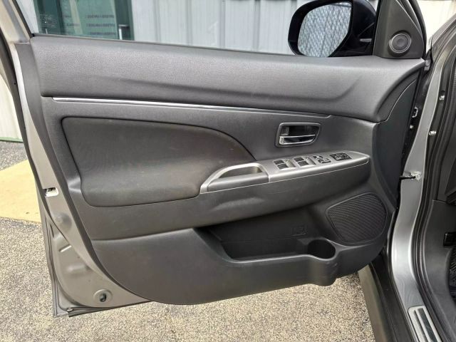 2019 Mitsubishi Outlander Sport - Image 14