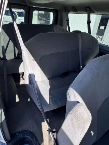 2013 Ford E350 Super Duty Passenger Xl Van 3d - Image 12