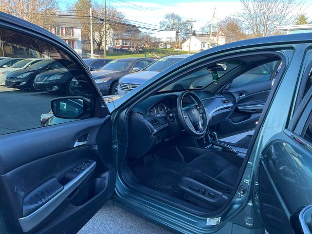 2008 Honda Accord - Image 13