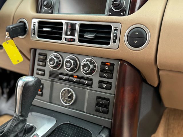 2009 Land Rover Range Rover - Image 29