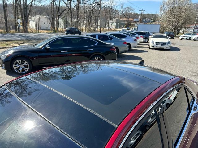 2018 Lincoln Continental - Image 14