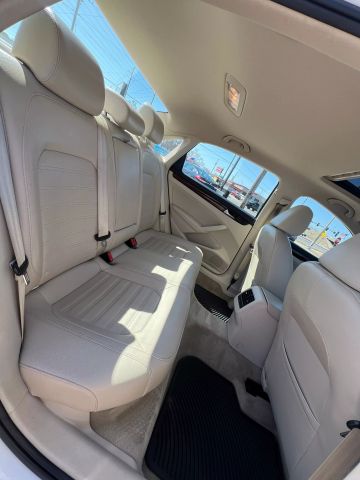 2013 VOLKSWAGEN PASSAT SEDAN 5-CYL, 2.5 LITER 2.5L SEL SEDAN 4D