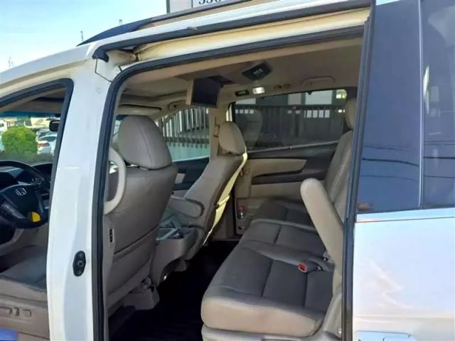 2013 Honda Odyssey - Image 20