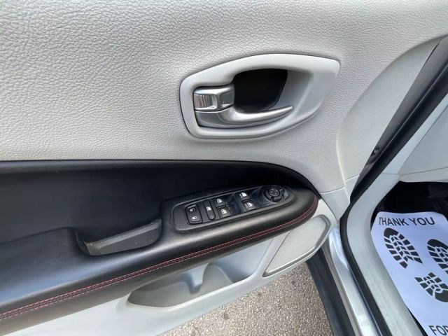 2020 JEEP COMPASS SUV SILVER AUTOMATIC - Peach State Motors