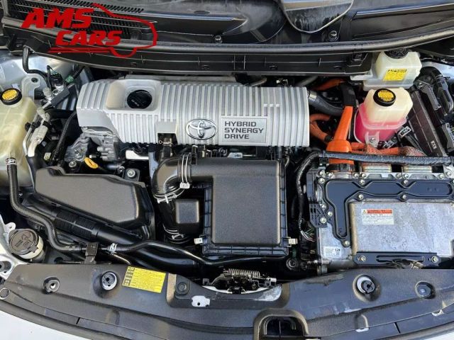 2012 Toyota Prius - Image 40