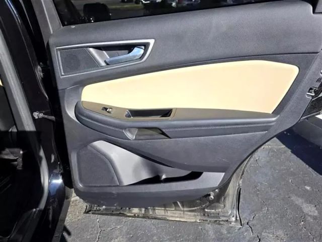 2019 Ford Edge - Image 17