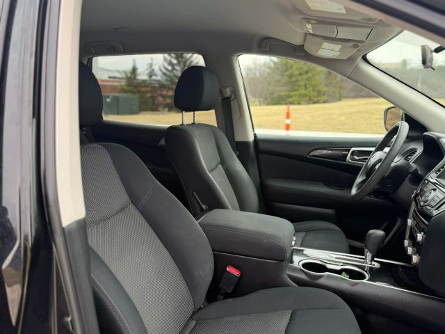 2017 Nissan Pathfinder - Image 12