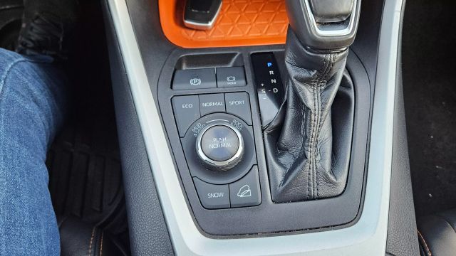 2021 Toyota Rav4 - Image 29
