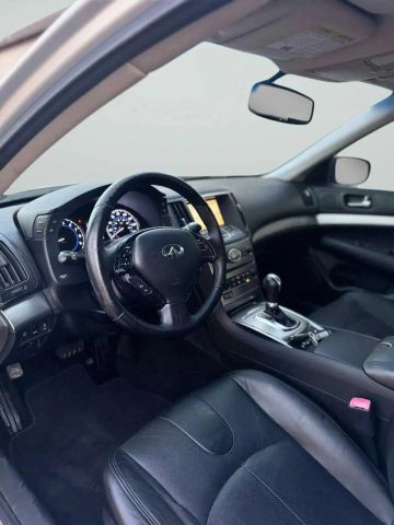 2010 Infiniti G - Image 29