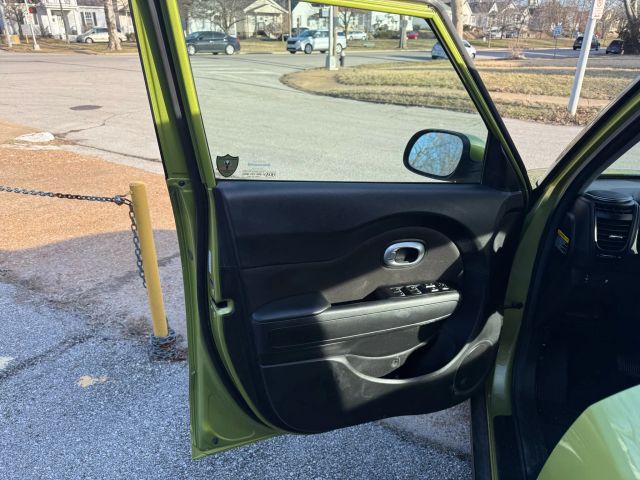 2017 Kia Soul - Image 10
