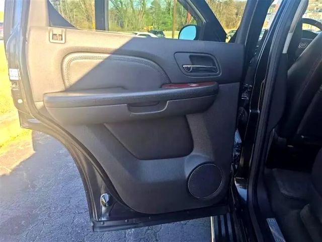 2007 Cadillac Escalade - Image 20