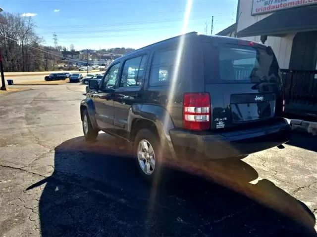2011 Jeep Liberty - Image 7