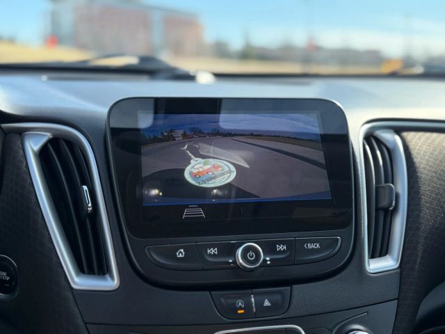 2020 Chevrolet Malibu - Image 16