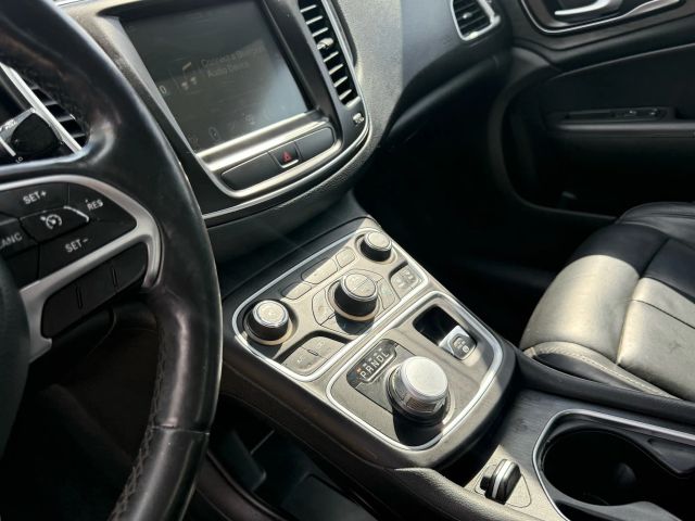 2017 Chrysler 200 - Image 11