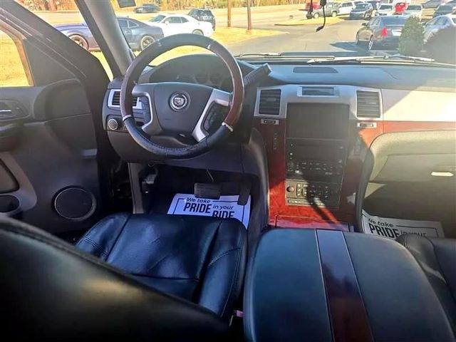 2007 Cadillac Escalade - Image 10