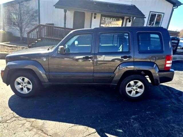 2011 Jeep Liberty - Image 8