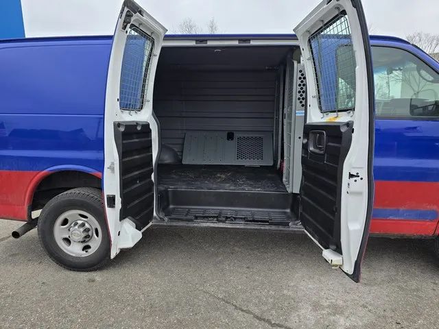 2012 Chevrolet Express 2500 Cargo - Image 3