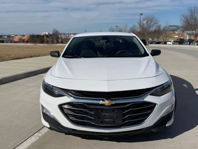 2020 Chevrolet Malibu - Image 2