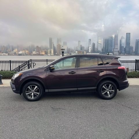 2018 Toyota Rav4 Xle Sport Utility 4d - Image 4