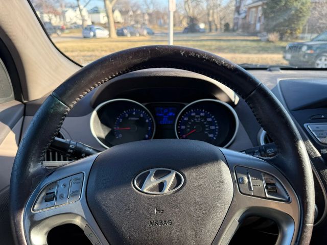 2012 Hyundai Tucson - Image 10