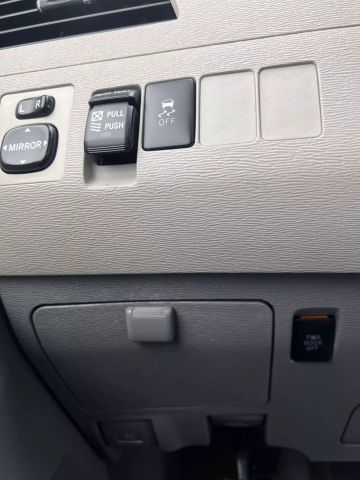 2011 Toyota Sienna Xle Minivan 4d - Image 30