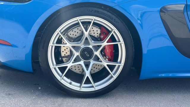 2024 PORSCHE 718 CAYMAN COUPE 6-CYL, 4.0 LITER GT4 RS COUPE 2D